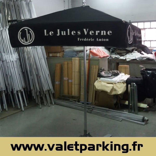 LOCATION PARASOL VOITURIER AVEC MARQUAGE 4 FACES -160 CM